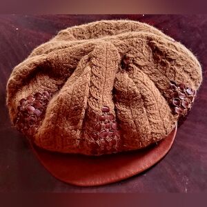 Portolano Women's Brown Barret With Leather Visor